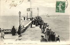 La POSTAL Dieppe de la VENDIMIA el embarcadero tiene L Heure de la marea