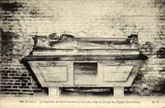 CPA Eu Le Tombeau de Saint Laureant dans la crypte de l eglise Notre Dame
