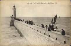 VINTAGE POSTCARD Treport the Pier the Lighthouse