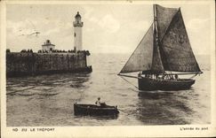 VINTAGE POSTCARD Treport L entered of the Port Lighthouse Boat