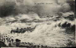 CPA Le Havre Une Tempete Barque