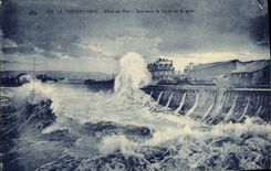 VINTAGE POSTCARD Treport Seas Effect Sea Seen Towards the Dam