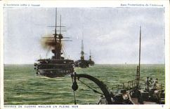 VINTAGE POSTCARD Boat War Warships English on the open sea
