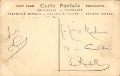 VINTAGE POSTCARD Boat War Against destroyers Aspiring To bleach on grass