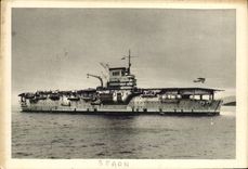 VINTAGE POSTCARD Bateau Bearn War Carries Planes