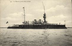 VINTAGE POSTCARD Bateau War Bouvines keeps dimensions armours