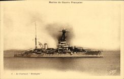 VINTAGE POSTCARD Boat War the Brittany Armor
