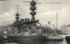 VINTAGE POSTCARD Bateau War Armours Charles Martel