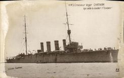 VINTAGE POSTCARD Bateau War light Cruiser Chatham which helps has Couler L Emden
