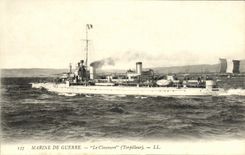 VINTAGE POSTCARD Boat War Navy Claymore