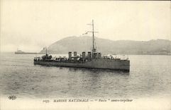 VINTAGE POSTCARD Boat War Falx National marine Against Destroyer