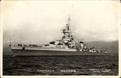 VINTAGE POSTCARD Boat War Cloire Cruiser