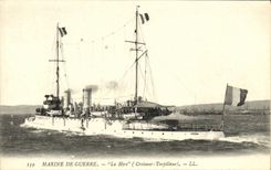 VINTAGE POSTCARD Boat War Navy Hire Against destroyer