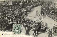 VINTAGE POSTCARD Boat Toulon War the Catastrophe of L Iena Funeral of the victims the procession of the crowns