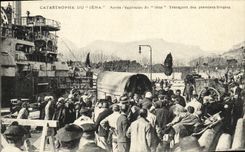CPA Catastrophe Du Iena Apres L explosion du Iena Toulon Transport des premiers blesses