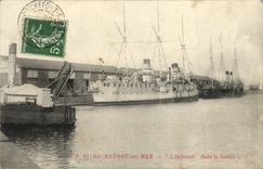CPA Bateau Guerre Rochefort sur Mer L Infernet dans le Bassin 3