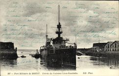 VINTAGE POSTCARD Bateau the Leon Gambetta Croiseur Armours Military port of Brest Entreee