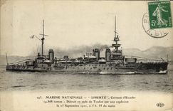 VINTAGE POSTCARD Bateau Freedom Armours D Detruit squadron in roads of Toulon by an explosion 1911