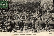 VINTAGE POSTCARD Boat Catastrophe of Freedom funerals Ravelled the crown of the Minister for the Nation