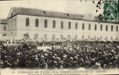 VINTAGE POSTCARD Boat Catastrophe of Freedom Toulon Speech of Mr  Fallieres president of the Republic