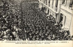 VINTAGE POSTCARD Boat Catastrophe of Toulon Freedom Ravelled of the sailors survivors