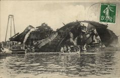 VINTAGE POSTCARD stray Boat L letting see the footbridge late