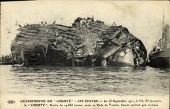 VINTAGE POSTCARD Boat Catastrophe of Toulon Freedom wrecks
