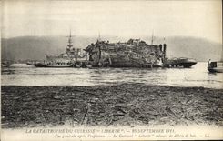 VINTAGE POSTCARD Boat Catastrophe of Freedom View after L explosion