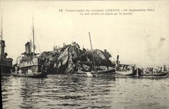 VINTAGE POSTCARD Bateau Catastrophe of Toulon Freedom the late chechmate is cut down on the turret