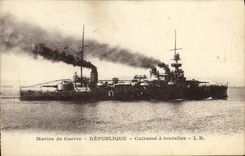 VINTAGE POSTCARD Bateau War Republic Armours has turrets