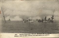 VINTAGE POSTCARD Bateau War Marien Sully CRoiseur of 1st class fails in the bay D Along its state after the typhoons