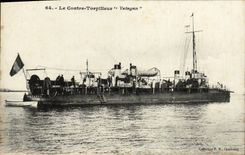 VINTAGE POSTCARD Boat War Against Yatagan destroyer