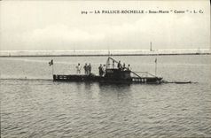 VINTAGE POSTCARD Boat War Pallice La Rochelle Submarine Beaver