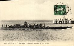 VINTAGE POSTCARD Boat Calais War the Germinal submarine returning to the port