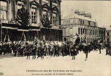 VINTAGE POSTCARD Boat War Catastrophe of Pluviose the exit of the coffins of the burning chapel