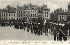 VINTAGE POSTCARD Bateau War funerals of the victims of Pluviose has Calais the procession of the place D weapons