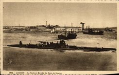 VINTAGE POSTCARD Boat Lorient War roads and L entered of the wearing of war Submarines