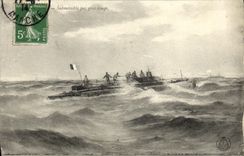 VINTAGE POSTCARD Boat War Submarine by heavy weather Submarine