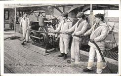 VINTAGE POSTCARD Bateau the life of the sailor Operates winch