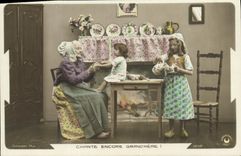 VINTAGE POSTCARD Fantaisie Large Child mother Sings still large mother