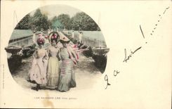 CPA Fantaisie Femmes Les saisons des trois graces