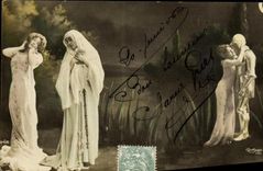 CPA Fantaisie Femmes Chevalier en armure 