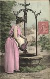 CPA Fantaisie Femme Le puits
