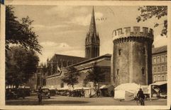 VINTAGE POSTCARD Caen the Leroy Tower Market and L Church St Pierre