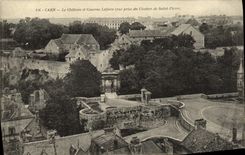 La POSTAL Caen de la VENDIMIA el castillo y los cuarteles de Lefevre vista de la campana torre de Saaint afila con piedra