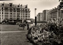 POSTAL MODERNA Caen L avenida del 6 de junio desde el jardin público