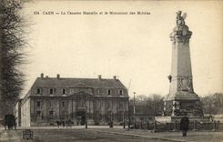 POSTAL Caen de la VENDIMIA los cuarteles de Hamelin y el monumento de los moviles de Militaria