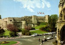 POSTAL MODERNA paredes de Caen del castillo a la derecha