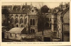 VINTAGE POSTCARD Teacher training school Girls old Abbey with the Men Palate Due dukes