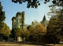 POSTAL MODERNA Caen L abadia con la iglesia de las senoras de la trinidad